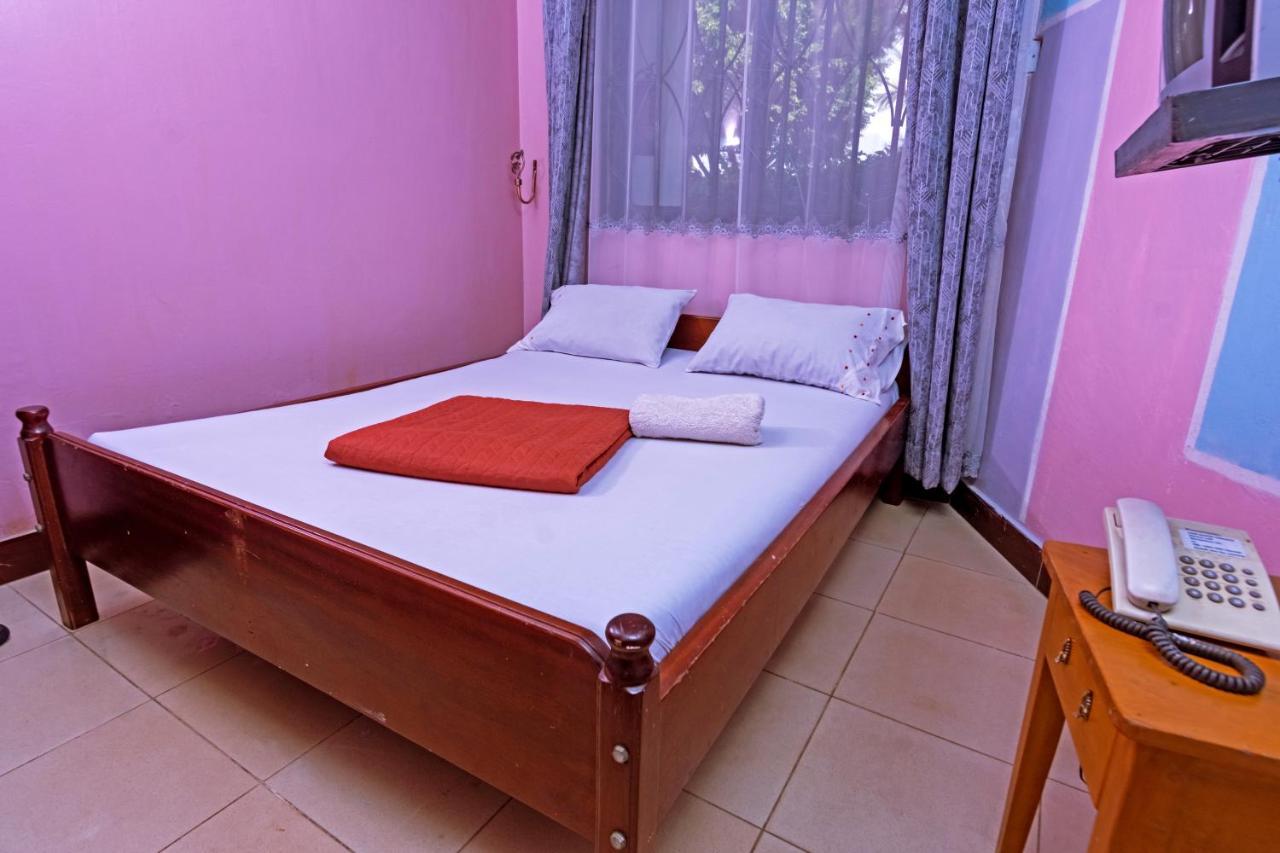 Royal Lake View Gardens Kampala Exterior photo