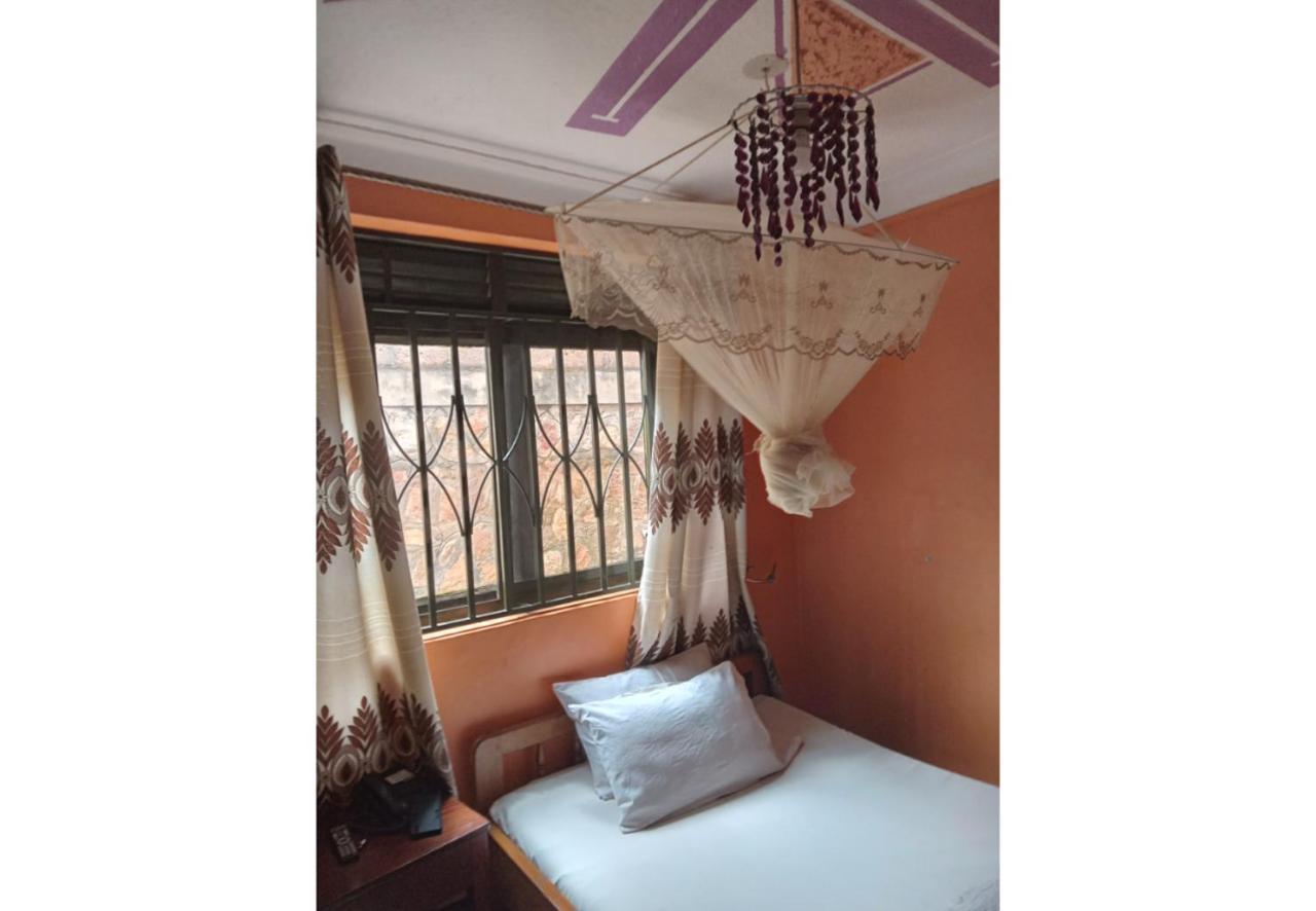 Royal Lake View Gardens Kampala Exterior photo