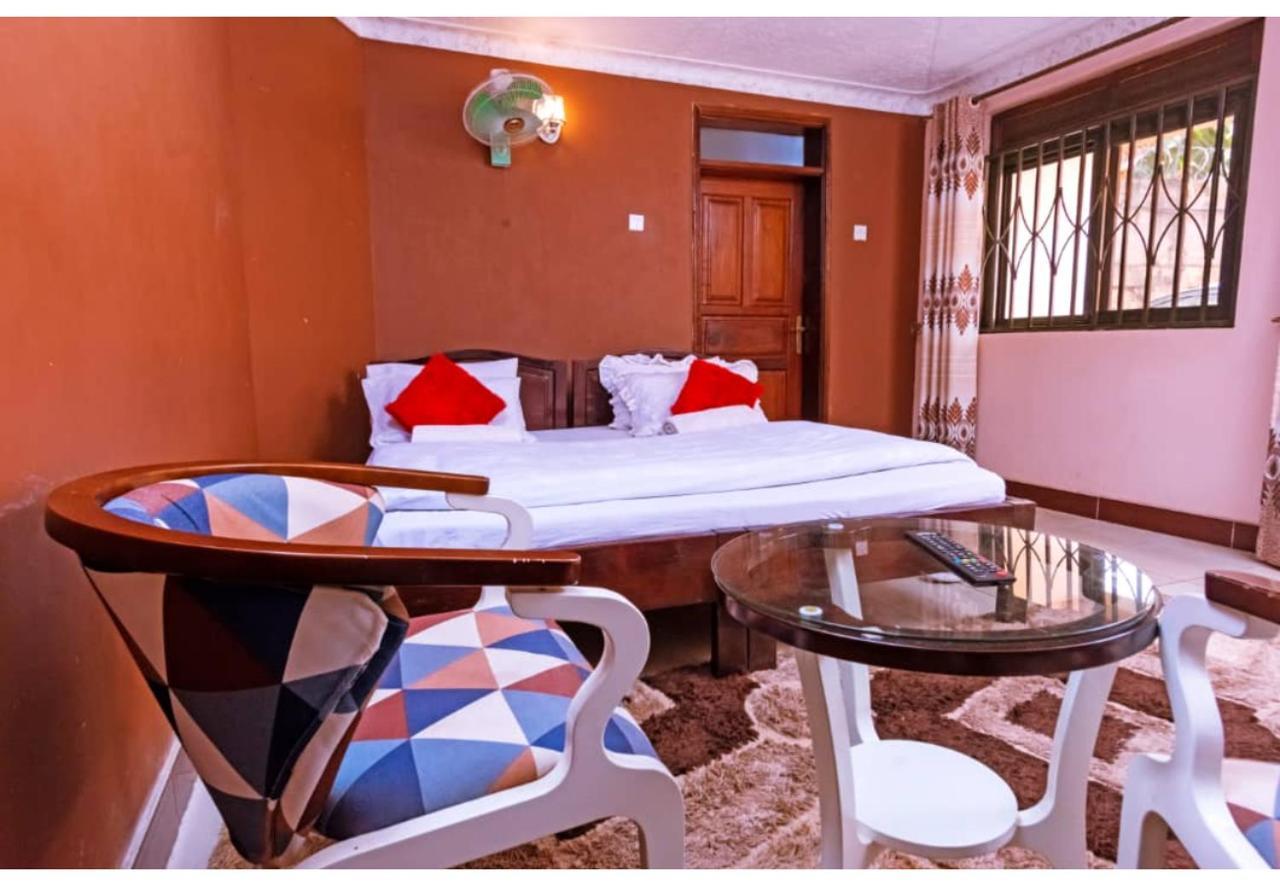 Royal Lake View Gardens Kampala Exterior photo