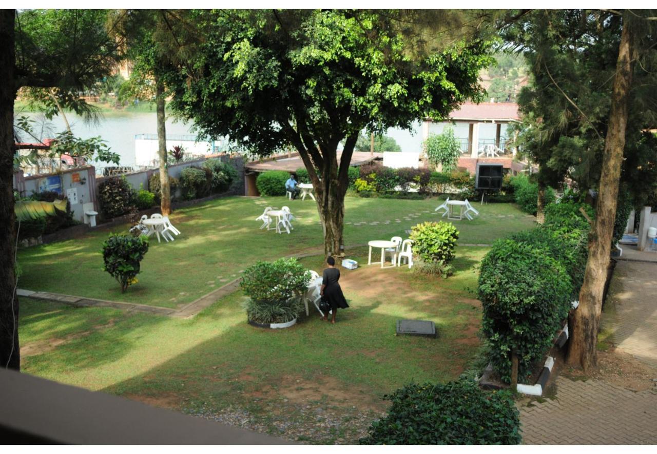 Royal Lake View Gardens Kampala Exterior photo