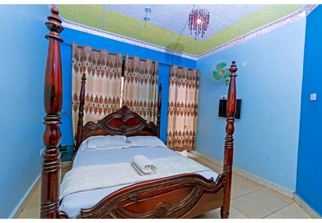 Royal Lake View Gardens Kampala Exterior photo