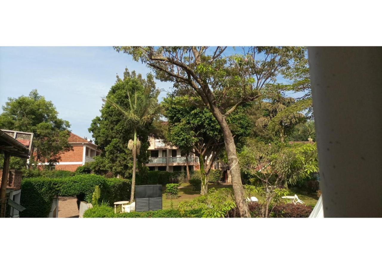 Royal Lake View Gardens Kampala Exterior photo