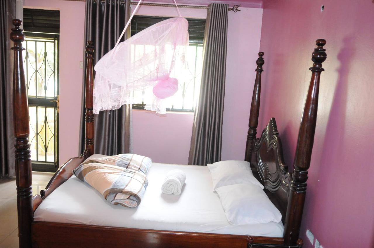 Royal Lake View Gardens Kampala Exterior photo