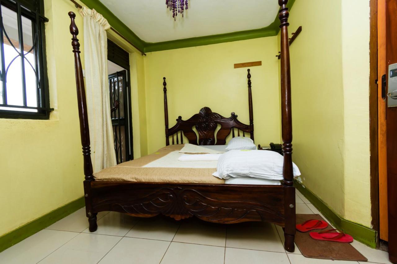 Royal Lake View Gardens Kampala Exterior photo
