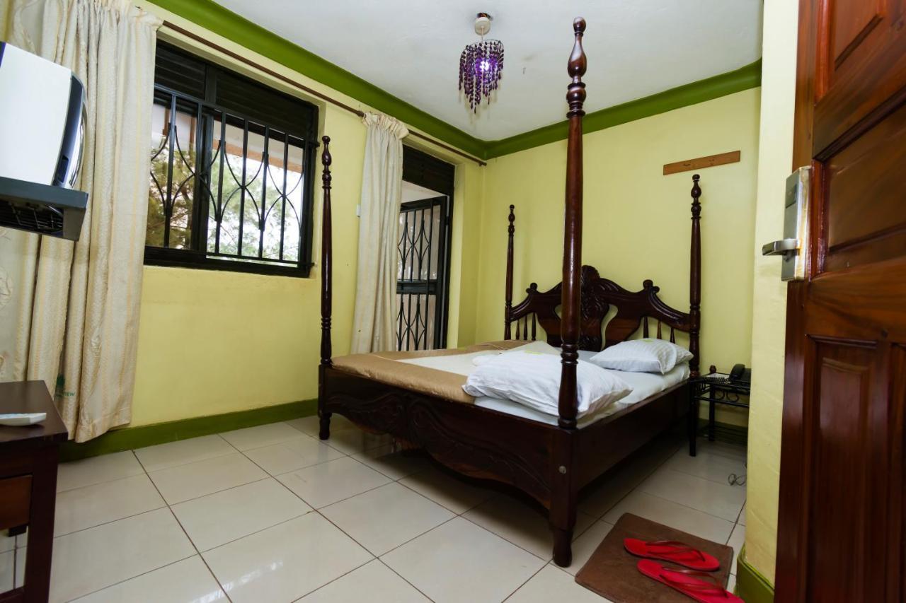 Royal Lake View Gardens Kampala Exterior photo
